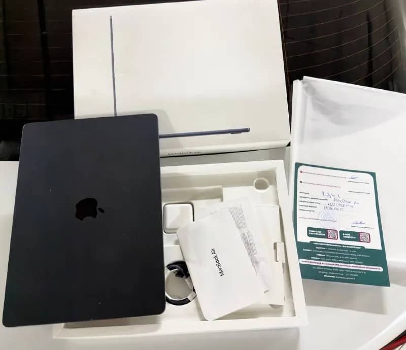 Apple MacBook Air 15,3 дюйма 2025 MW1L3LL/A, чип M4, 10-ядерный процессор, 10-ядерный графический пр — Тбилиси — 2 500 ₾