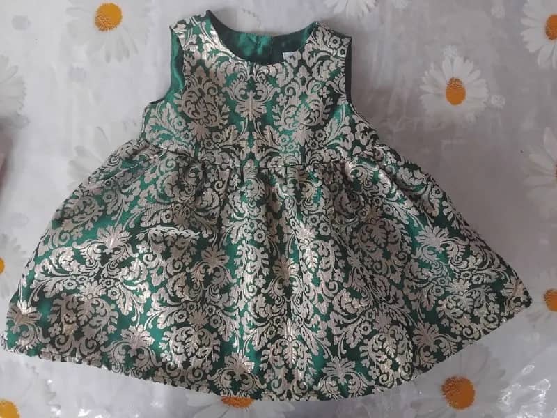 5 лар почти новые.ПЛОЩАДЬ СВОБОДЫ — Тбилиси — 5 ₾