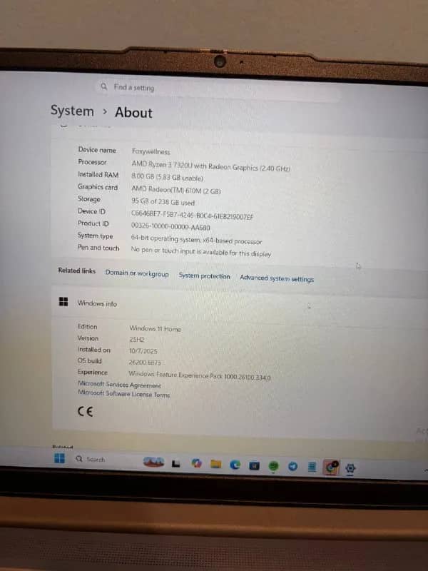 Lenovo IdeaPad Slim 3 15AMN8 (Ryzen 3 / 8GB / 256GB SSD). Состояние отличное, Windows 11. Отлично по — Тбилиси — 1 100 ₾