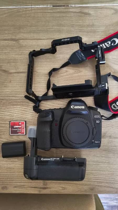Canon 5D M2 body, батарейная оригинальная ручка, клетка под камеру, флешка на 32гб, батарейка (не ор — Тбилиси — 500 ₾