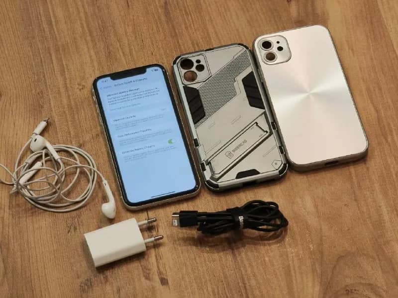 iPhone 11 128GB Белый — Тбилиси — 340 ₾