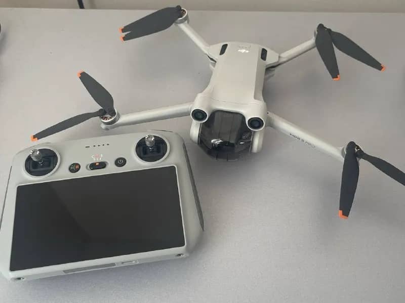 DJI Mini 3 Pro. Летал всего несколько раз, сейчас лежит без дела — не нахожу время на полеты. Дрон о — Тбилиси — 1 700 ₾