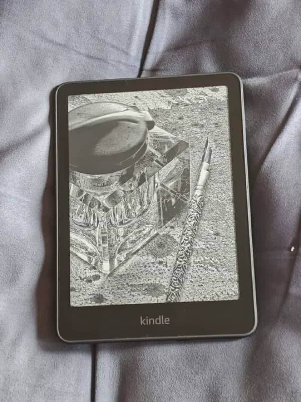 Kindle Paperwhite Gen 12 электронная книги последнего поколения, абсолютно новая, позавчера распаков — Тбилиси — 450 ₾