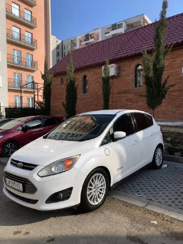 Ford C-Max Hybrid в долгосрочную аренду в Батуми! — Батуми — 50 ₾