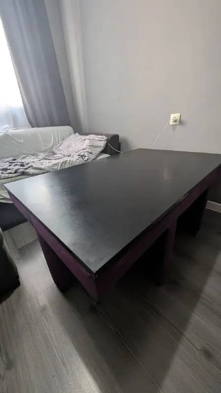 Стол 140×80×50 в хорошем состоянии — Батуми — 50 ₾