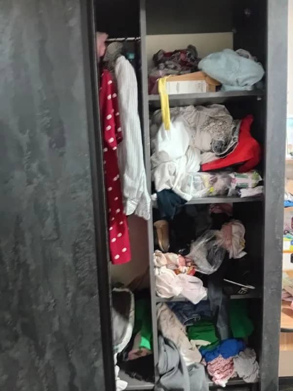 1300 и кровать без хранения с матрасом безпружинный 1500. Ватсап [телефон]. — Тбилиси — 1 300 ₾
