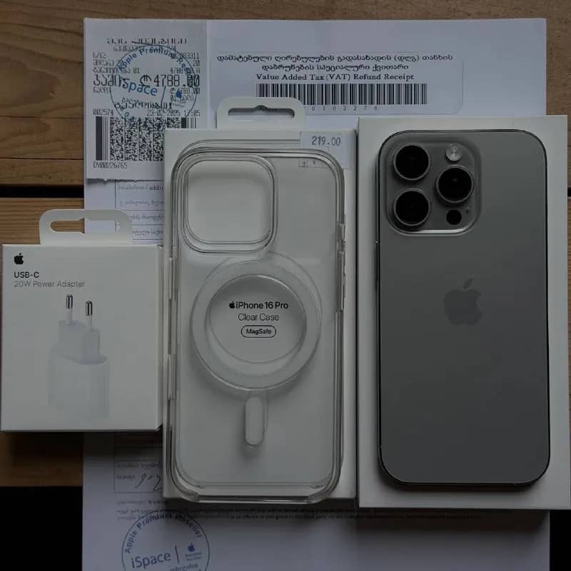 iPhone 16 Pro с родным чехлом и зарядным за 2.394 лари — Тбилиси — 2 394 ₾