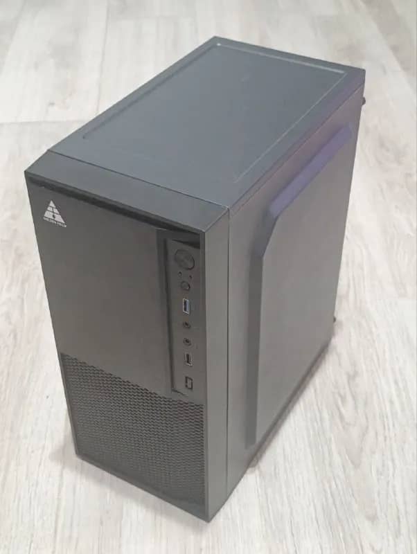 Golden Field LA-01 + Блок питания 500W — 45 лари. Компактный корпус формата Micro-ATX, отлично подой — Батуми — 45 ₾