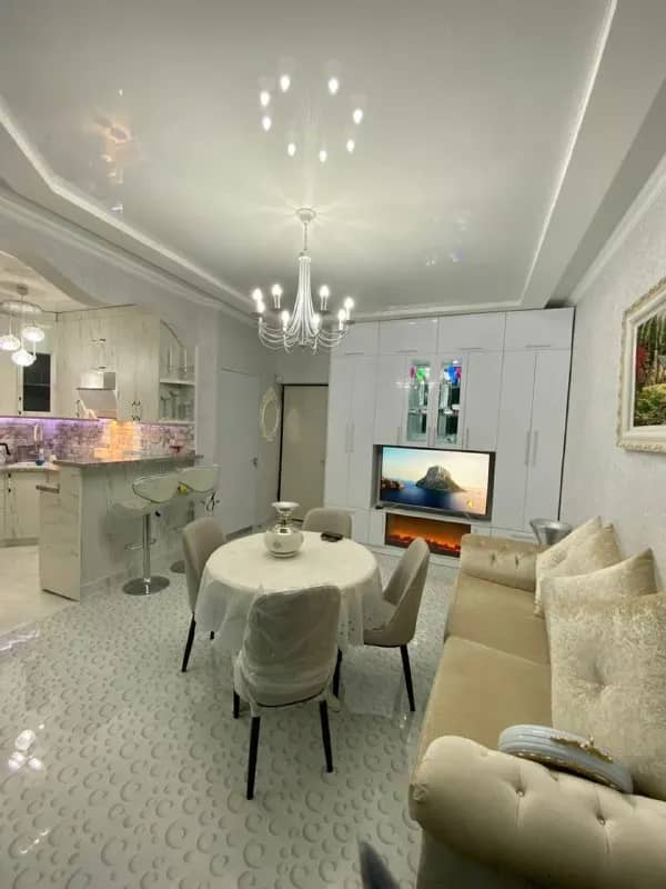 1+1 с дорогим ремонтом и шикарным видом на город — Батуми — 750 $