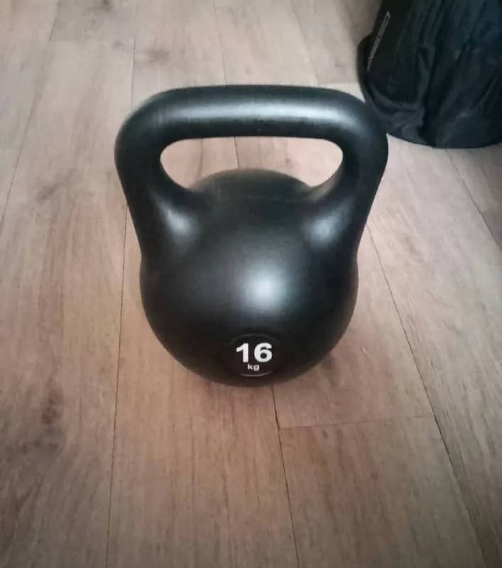 Гиря пластиковая 16 кг — Батуми — 120 ₾