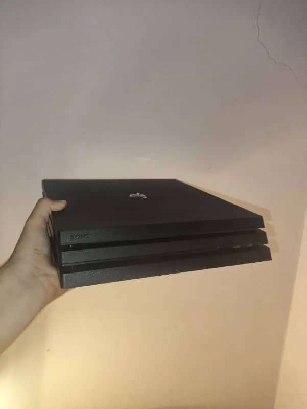 ps4 pro — Батуми — 650 ₾