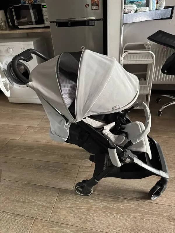Chicco от 1-4 лет, в хорошем состоянии легкая 8кг — Батуми — 100 ₾