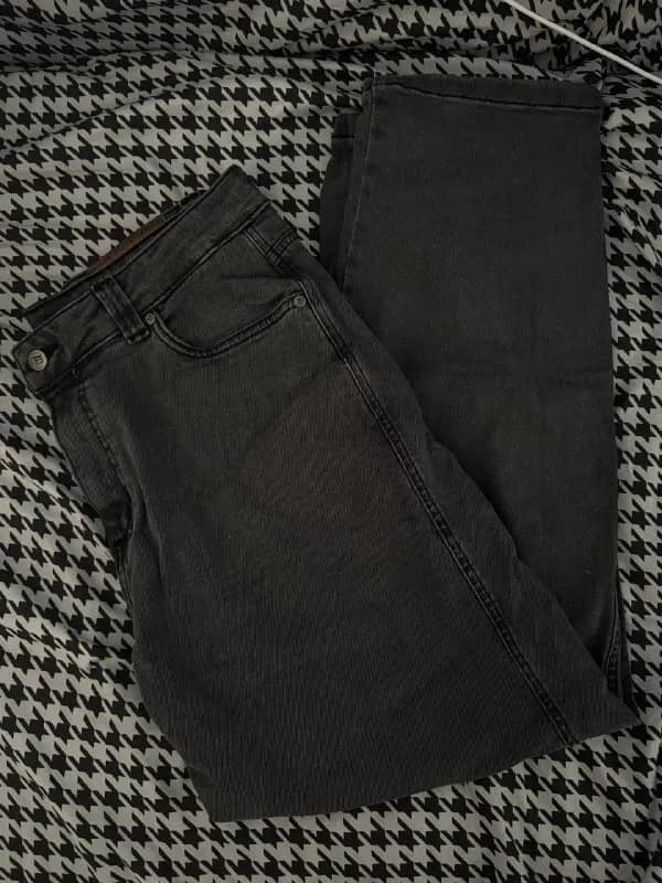 32, L — Тбилиси — 30 ₾