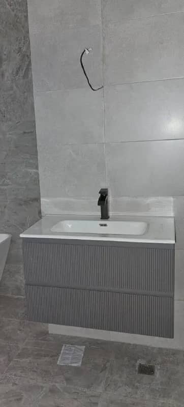 Sanikera Linea White. Не подошёл по размерам. Полностью новый, даже запакованый. В магазине 690 лари — Тбилиси — 690 ₾