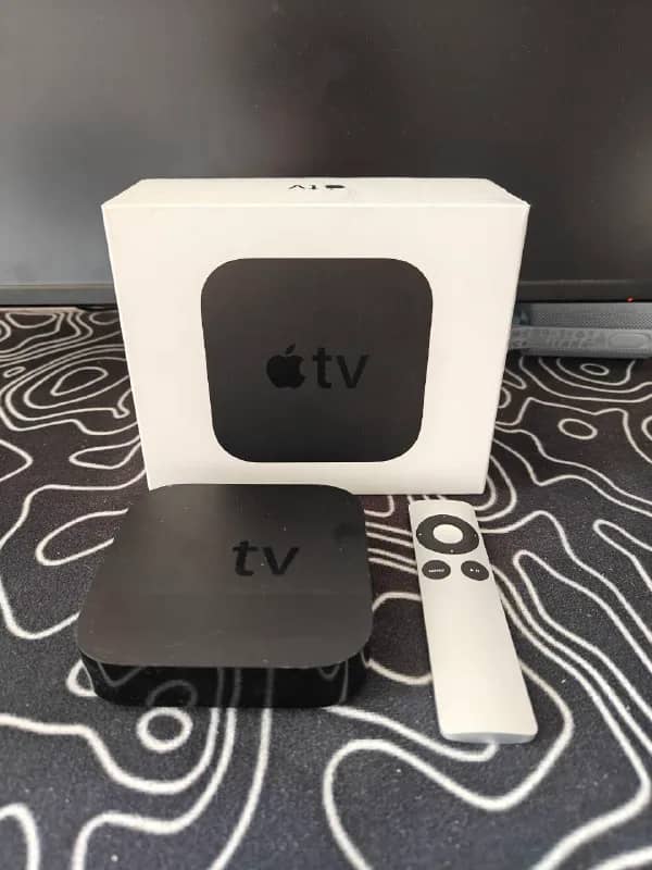 Apple TV, рабочий. В комплекте пульт, кабель питания, hdmi кабель. 100 лари — Тбилиси — 100 ₾