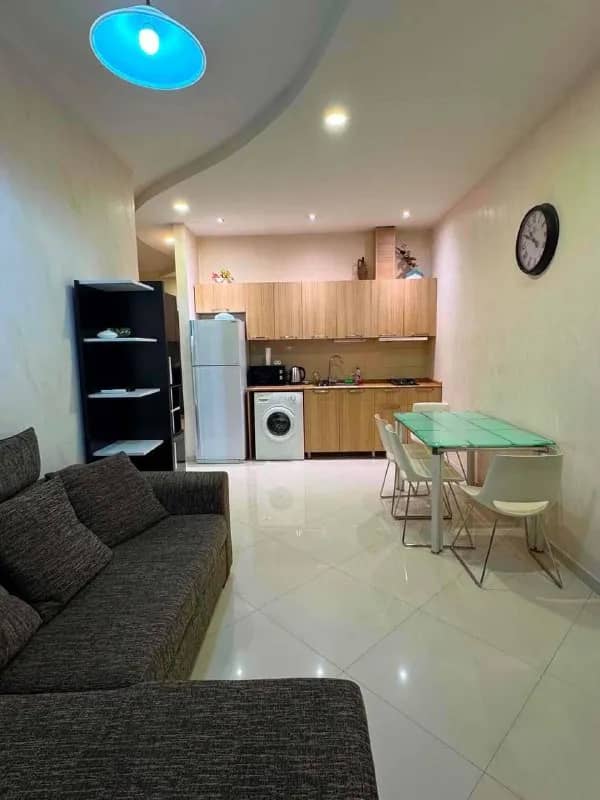 1+1 по улице Парнаваз Мепе, 85 — Батуми — 700 $