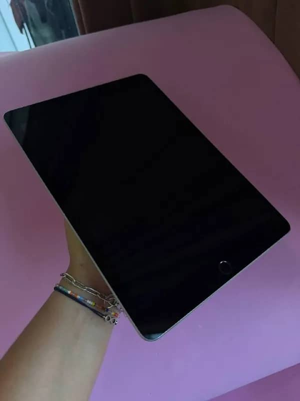 iPad 5-го поколения 32 гб — Тбилиси — 200 ₾