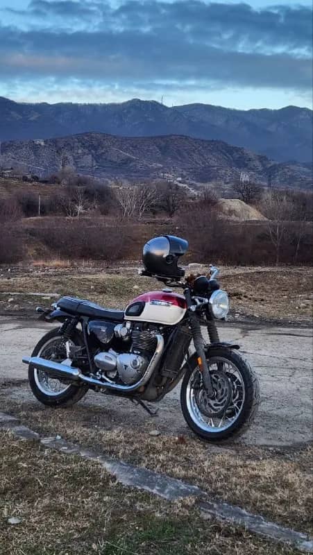 2021 Triumph Bonneville T120. Привез для себя 3 года назад, был в полном стоке с пробегом 1к миль. С — Тбилиси — 9 900 $