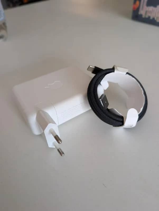 MacBook 140W + magsafe 2 m кабель — Тбилиси — 250 ₾