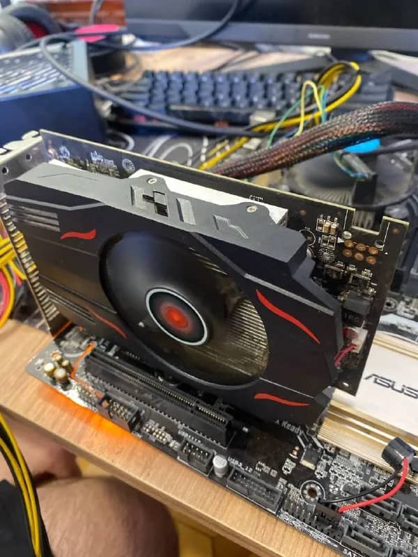 AMD Radeon RX 550 4GB (GDDR5). — Батуми — 100 ₾