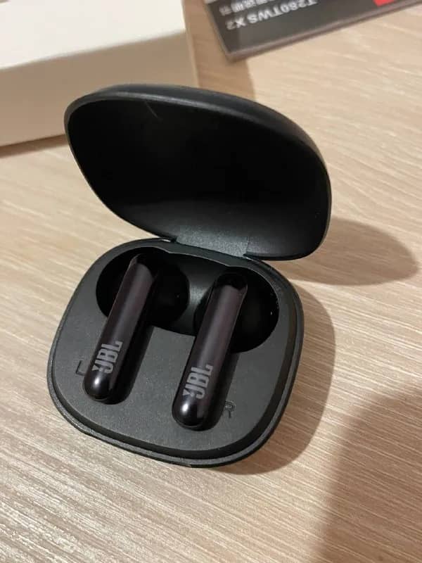 JBL, абсолютно новые. — Тбилиси — 85 ₾