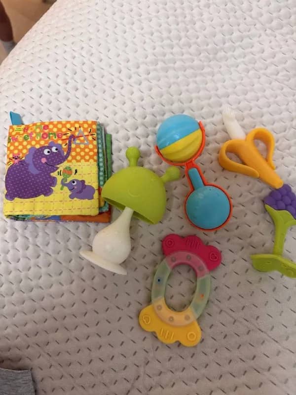 Игрушки для новорожденного, цена 5 — Батуми — 5 ₾