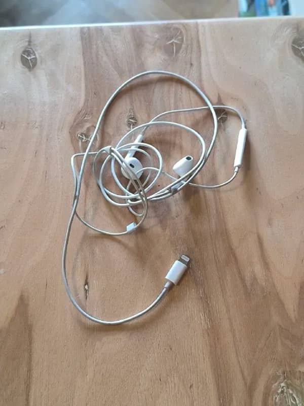 Apple airpods with lightning. Классика и стабильность — Тбилиси — 20 ₾