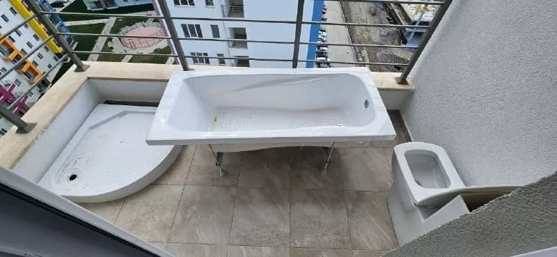 1) Напольный унитаз, крышка к сливному бачку идёт в комплекте (Isvea, 192 Italy) 🚽 продаю за 350 л — Тбилиси — 350 ₾