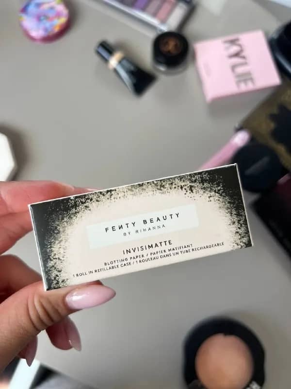 Fenty Beauty Invisimatte Blotting Paper — Тбилиси — 60 ₾