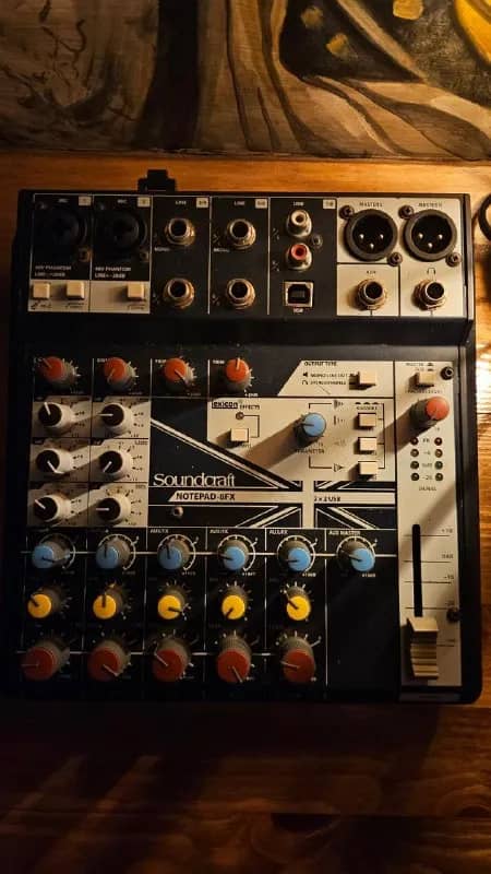 1. Soundcraft Notepad-8FX — компактный аналоговый микшер со встроенным USB-аудиоинтерфейсом и эффект — Батуми — 270 ₾