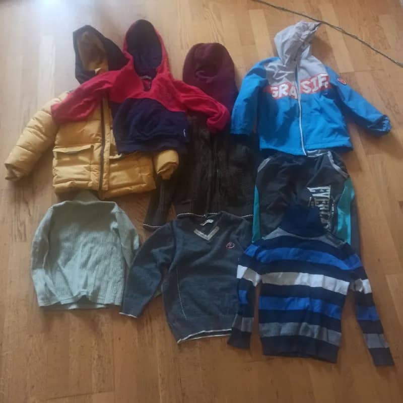4-6 лет. Забирать в районе Верийского кладбища — Тбилиси