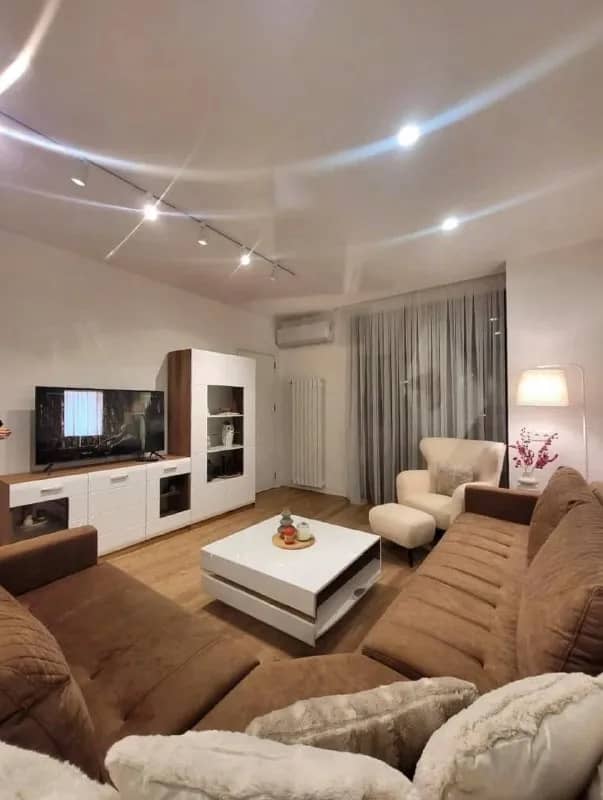 3-комнатная квартира на Парнаваз Мепе, высокий этаж, 86 м² — Батуми — 1 300 $