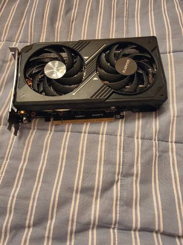 Gigabyte RTX 5060, без какой-либо наработки, брался для работы внешней видеокартой, не подошел для н — Тбилиси — 1 000 ₾