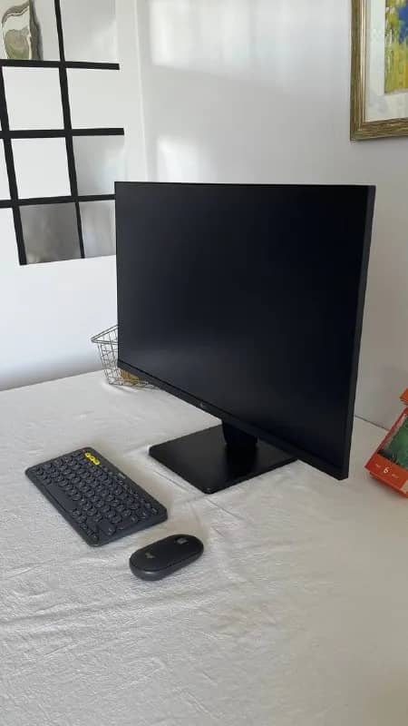 LG + Logitech клавиатура и мышь + USB-C хаб UGREEN для подключения к MacBook/ноутбуку. — Тбилиси — 550 ₾