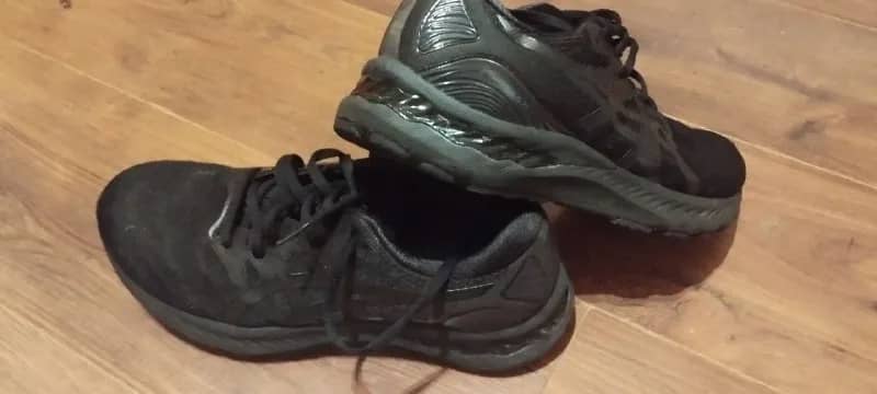 asics, использовались пару раз, 70 лари, ваке — Тбилиси — 70 ₾