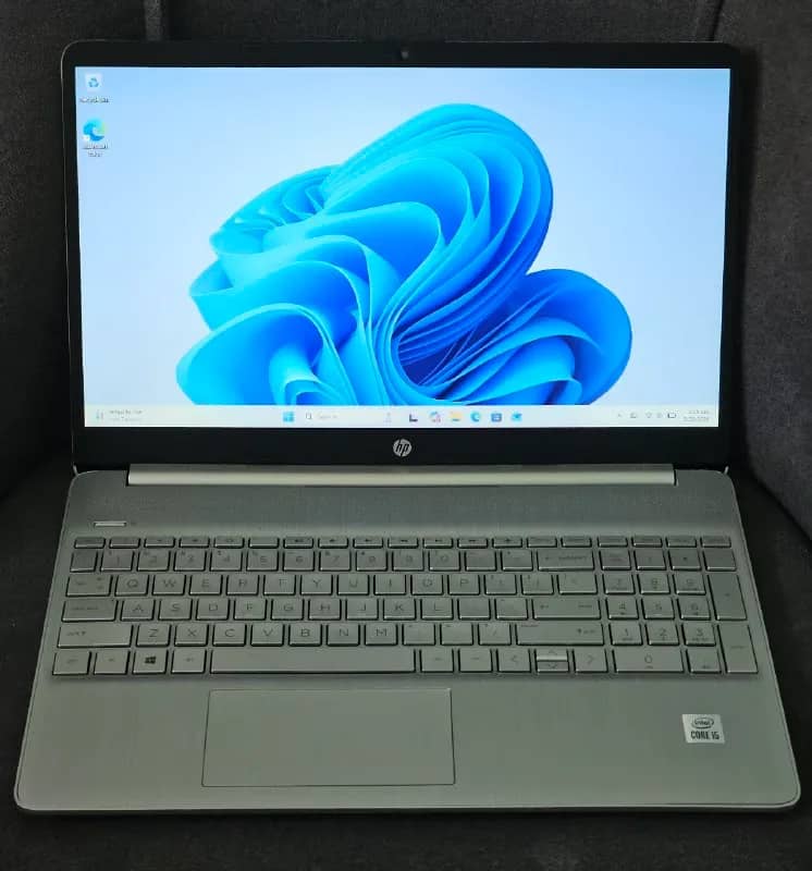 HP 15.6» Touchscreen Laptop 15-DY1043DX/ 10th Gen Intel Quard-Core i5 1035G1 up to 3.6GHz/ 8GB DDR4 — Тбилиси