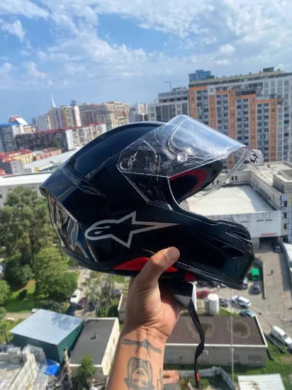 Alpinestars S-R7. Куплен в апреле в Америке, состояние отличное, есть незначительные следы эксплуата — Батуми — 450 $