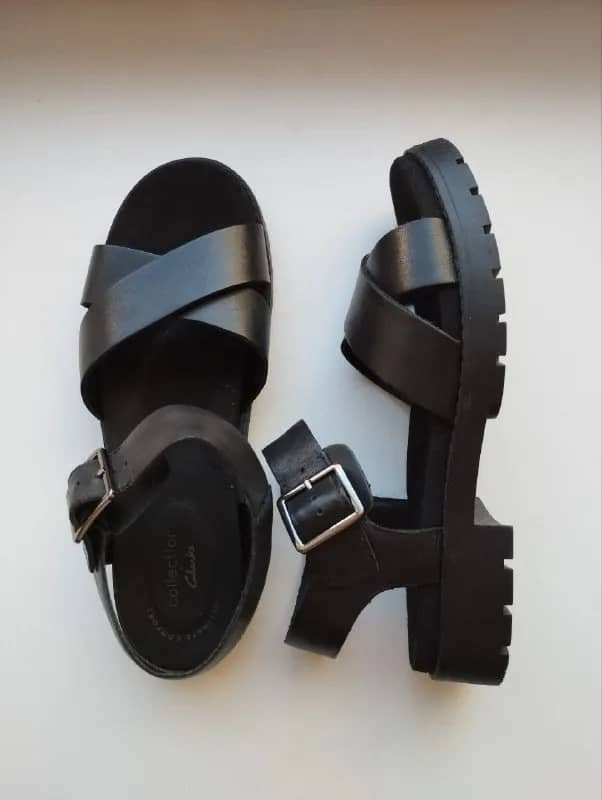 1. Босоножки Clarks — Минск — 70 ₾
