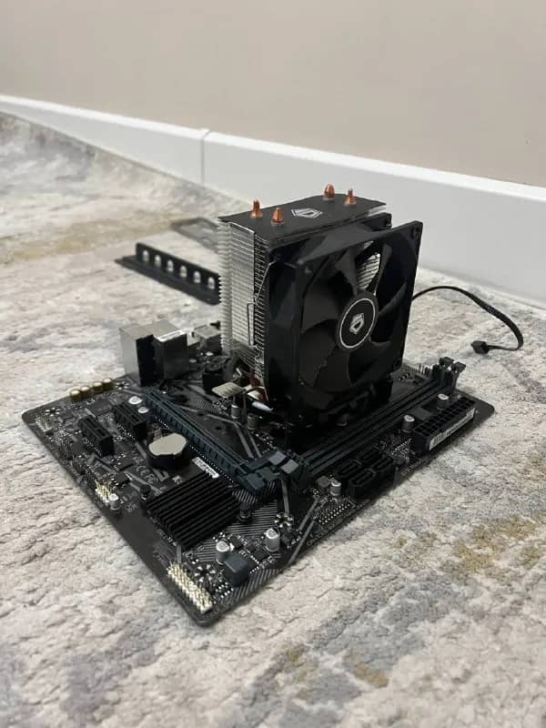 h410m v2 в связке с i3-10100f продам фейсит кс все тянет в кс 150 фпс — Астана — 40 ₸