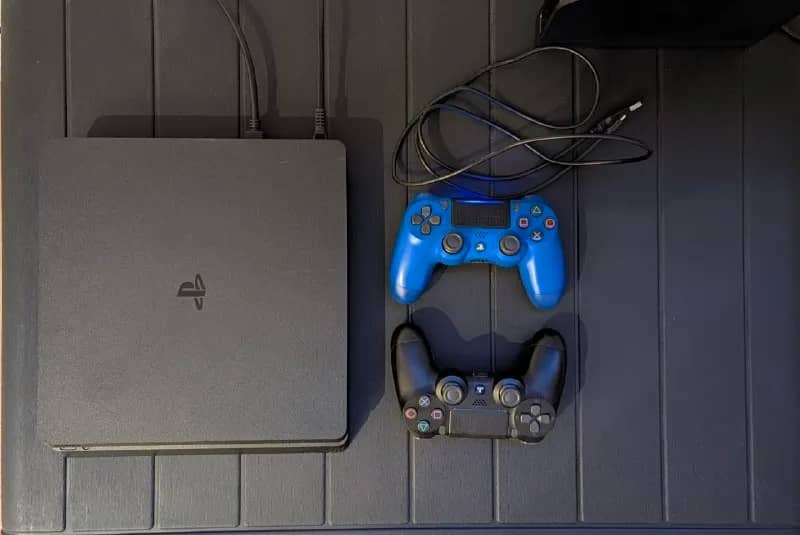 PS4 Slim 500gb + 2 джойстика + Tekken 7 — Тбилиси — 660 ₾