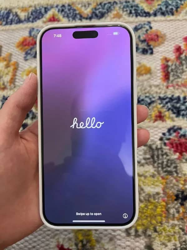 iPhone, купленный в официальном магазине. У него еще есть гарантия на 2 года. Использовался совсем н — Батуми