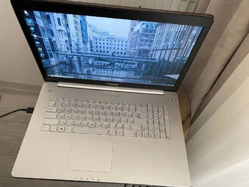 Asus — Стамбул — 7 500 ₺