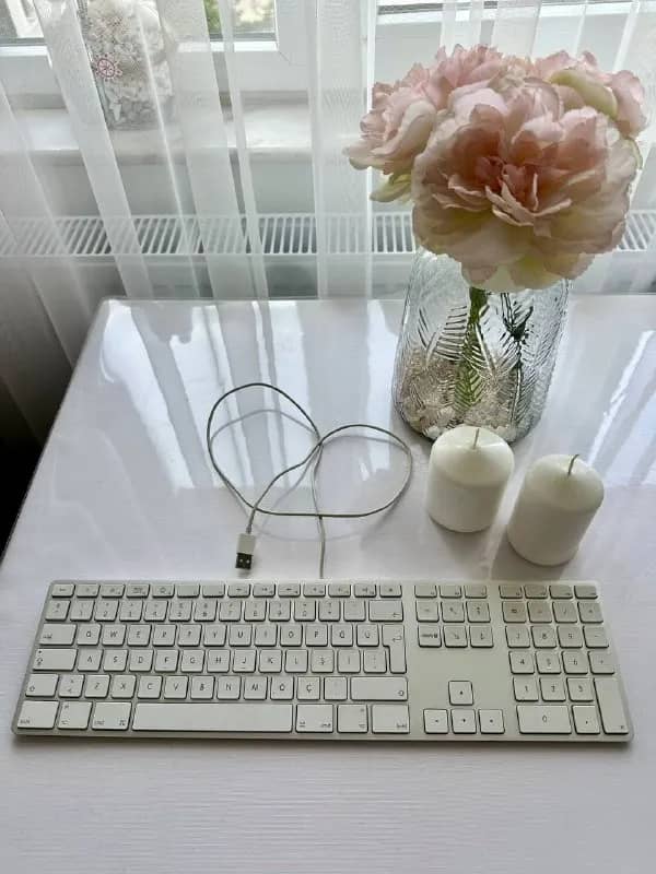 Apple Keyboard в стильном алюминиевом корпусе (турецкая раскладка). — Анталия — 2 000 ₺