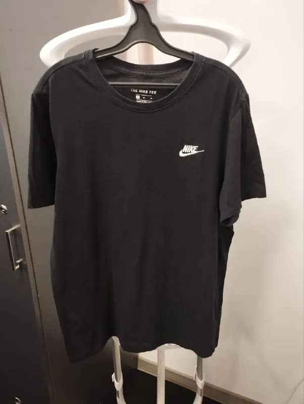 Nike. Размер М. Состояние отличное. Цена 3000 драм. — Ереван — 3 000 ֏