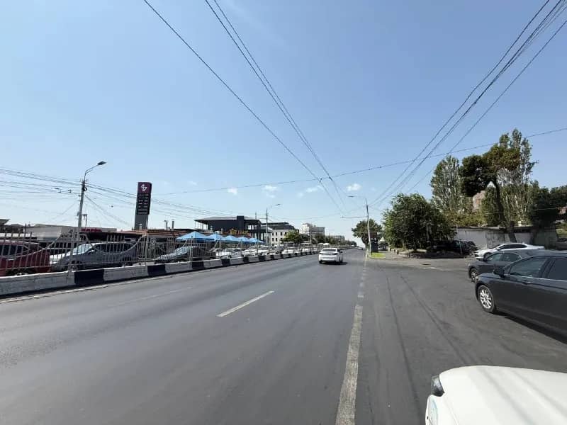 3 սենյականոց բնակարան՝ սեպտեմբերի 18-ից — Ереван