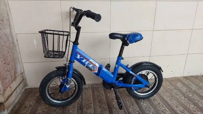 Детский велосипед с боковыми колесами — Анталия — 3 500 ₾