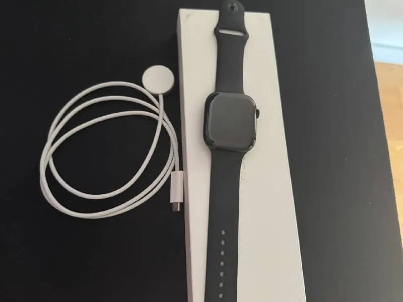 Apple Watch Series 11 Jet Black Aluminum Case 46 mm — Белград — 300 €