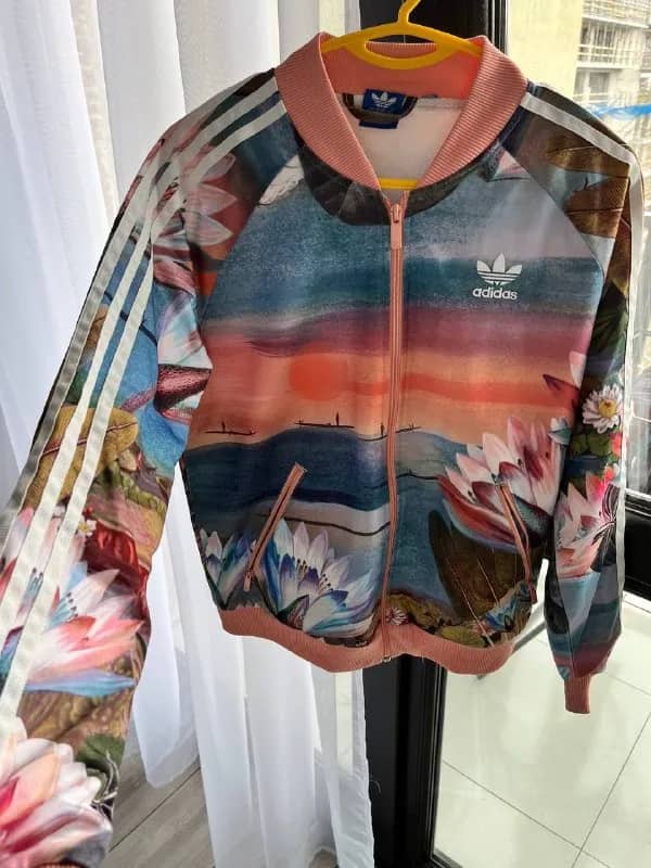 adidas, 100 лари — Тбилиси — 100 ₾