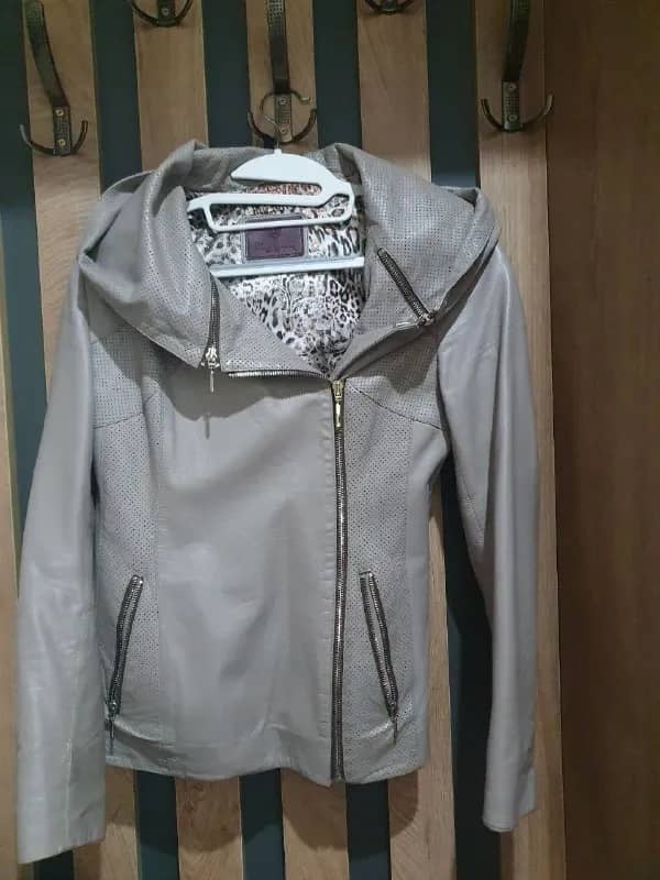 Куртки размер S: кожаная, красная, Zara, зимняя парка — Батуми — 120 ₾