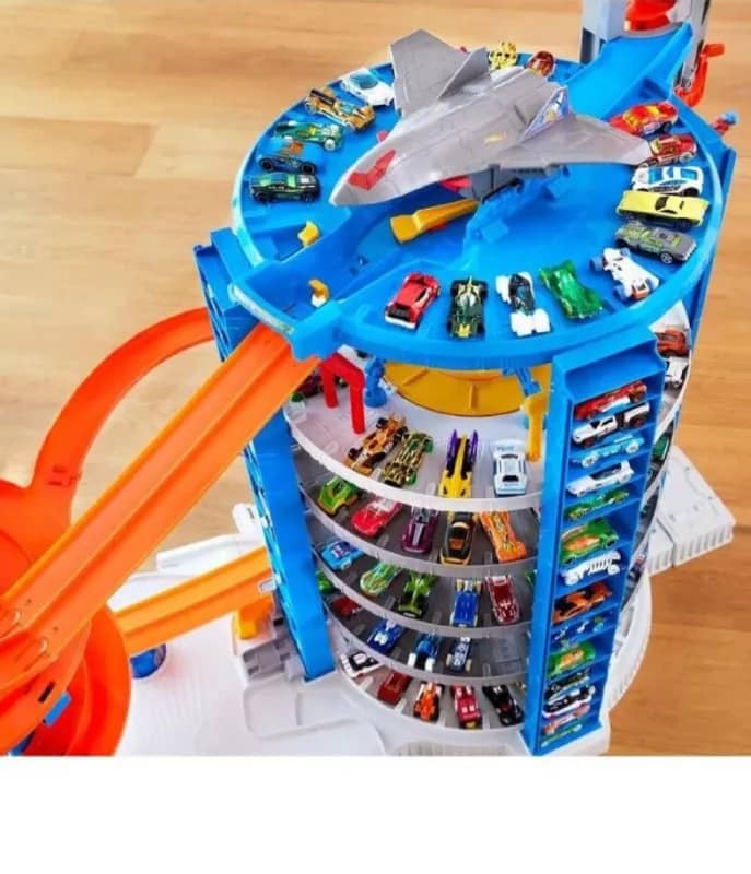 Hot wheels гараж, 5000 лир — Анталия — 5 000 ₺